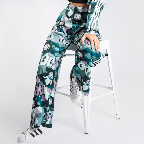 adidas pants everyone wears adidas pants everyone wears